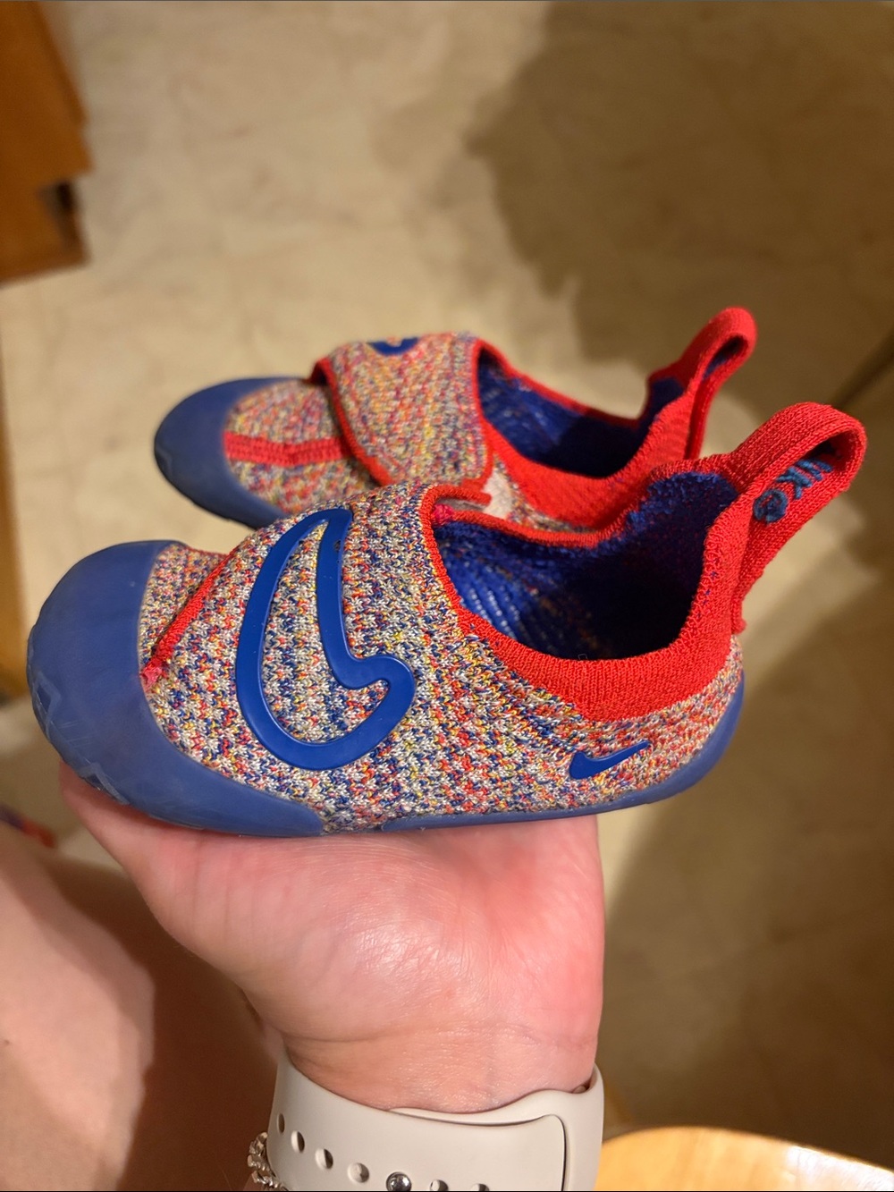 Nike Kids Multicolor flyknit swoosh